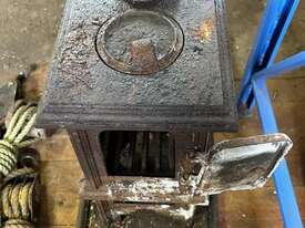 SMALL CAST IRON METTERS FIRE - picture1' - Click to enlarge