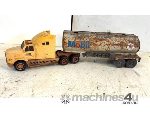 TOY PRIME MOVER & TANKER