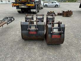 Set of CAT Excavator Buckets - picture2' - Click to enlarge