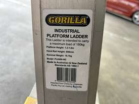 3x Platform Ladders - picture0' - Click to enlarge