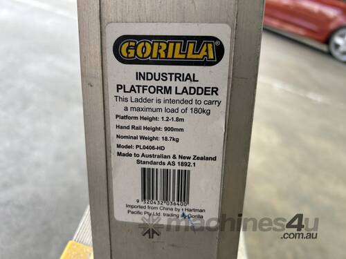 3x Platform Ladders