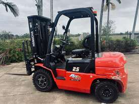 Diesel HC Forklift with Container Mast and Fork Positioner - picture0' - Click to enlarge