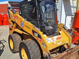 2012 Caterpillar 242B3 Loader (Skid Steer) - picture0' - Click to enlarge