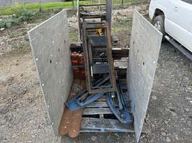 Forklift Clamp Attachment - picture0' - Click to enlarge