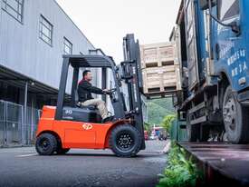 EP COUNTERBALANCE FORKLIFT TRUCK 2.5T- economic,All-Round - picture0' - Click to enlarge