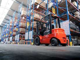 EP COUNTERBALANCE FORKLIFT TRUCK 2.5T- economic,All-Round - picture0' - Click to enlarge