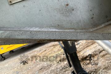 2006 Hammar Tri Axle Side Lifter Tri Axle Side Loading Skel Trailer 2006 Hammar Tri Axle Side Lifter Tri Axle Side Loading Skel Trailer