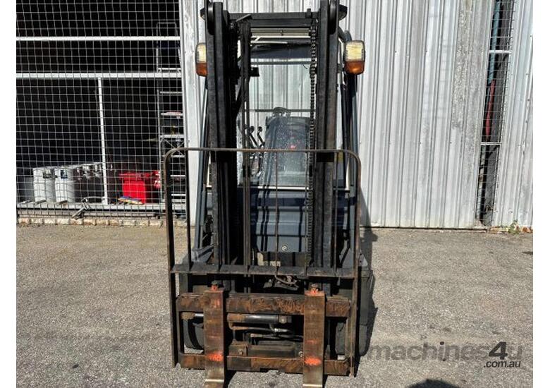 caption Toyota 1500kg LPG Forklift With 2 Stage Mast And Sideshift