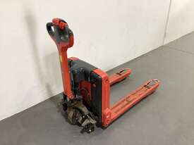 2022 Linde MT15 Electronic Pallet Jack - picture0' - Click to enlarge