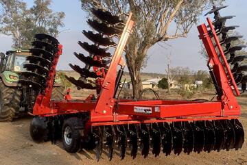 Big Country Ag 56 Plate Folding Wing Offset