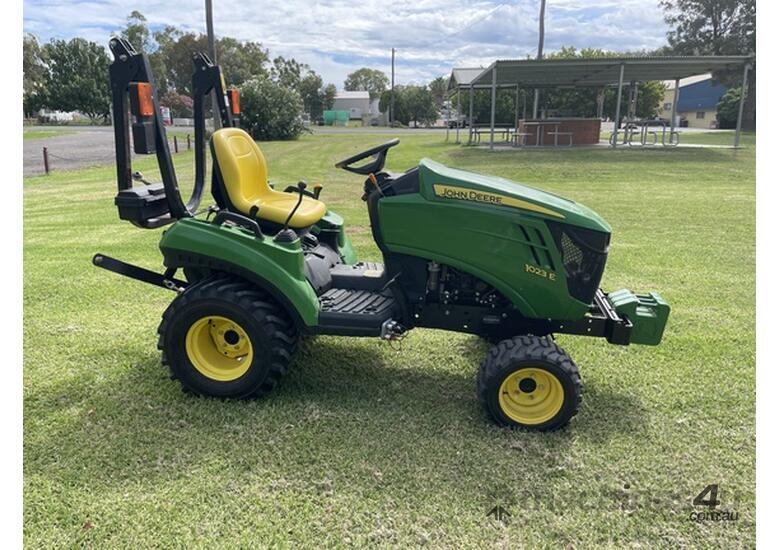 2017 John Deere 1023E Compact Ut Tractors