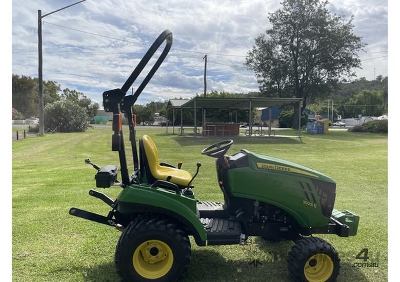 2017 John Deere 1023E Compact Ut Tractors