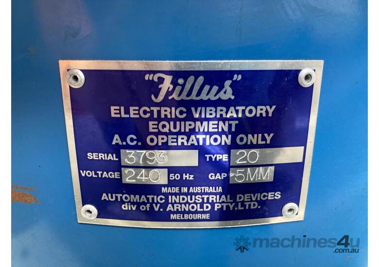 caption Vibratory Bowl Feeder - FILLUS - TYPE 20- In Good Condition! MUST GO!