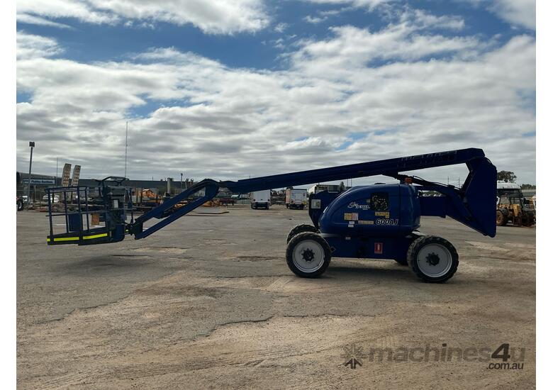 2012 JLG Industries 600AJ