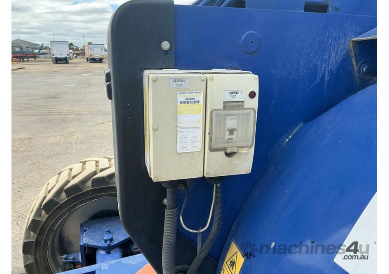 2012 JLG Industries 600AJ