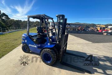 Apache 3t Dual Wheel Diesel Forklift Apache 3t Dual Wheel Diesel Forklift