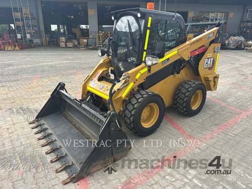 CAT 272D3 Skid Steer Loaders