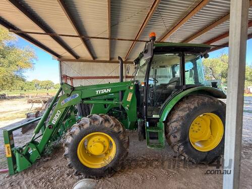 caption John Deere 5093 E Tractor