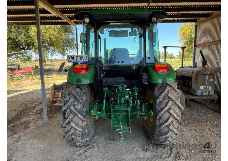 caption John Deere 5093 E Tractor