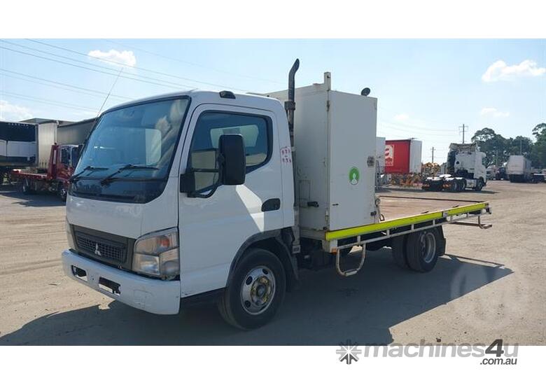 caption Mitsubishi Canter FE84PE6SRFAA
