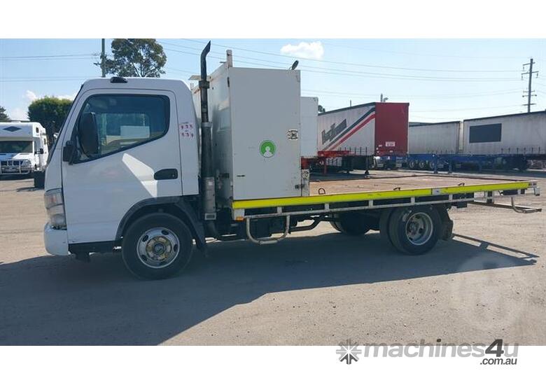 caption Mitsubishi Canter FE84PE6SRFAA