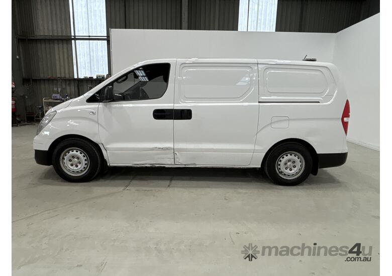 caption 2017 Hyundai iLoad Van (Diesel) (Auto)