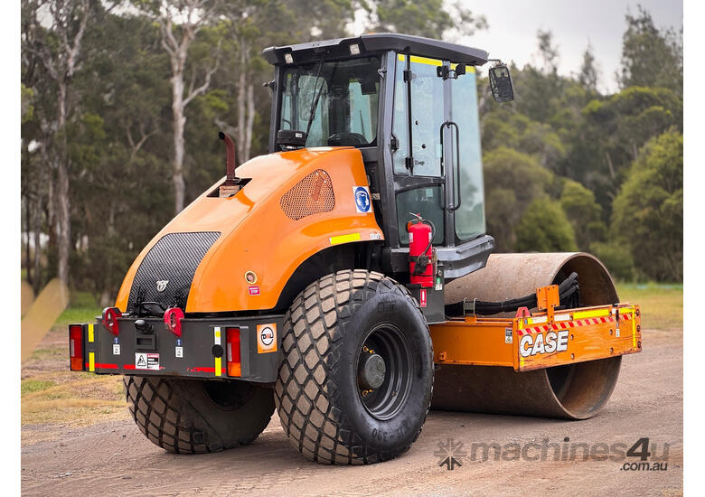 CASE 1110EX Vibrating Roller Roller/Compacting