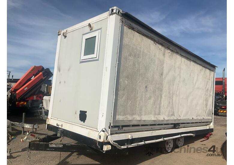 caption 2011 Unbranded Dual Axle Enclosed Trailer