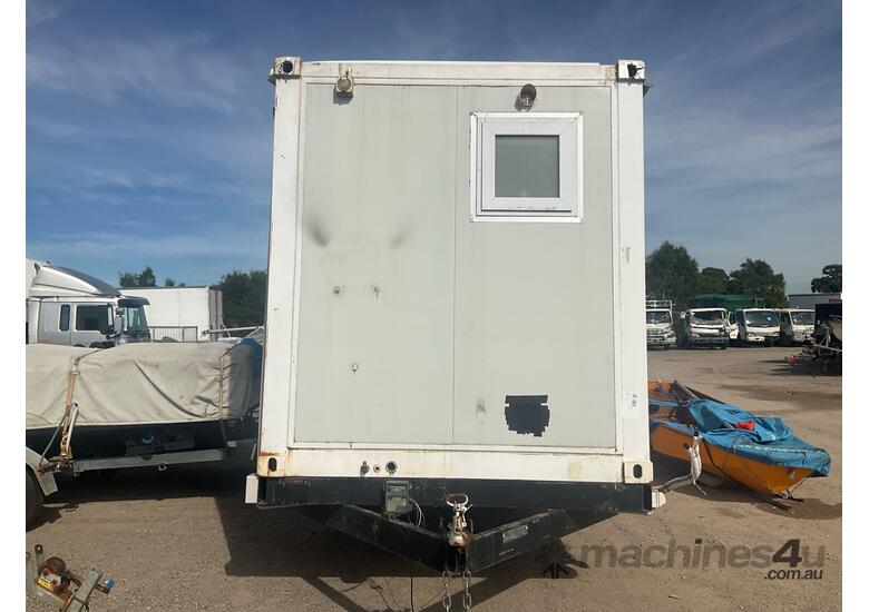 caption 2011 Unbranded Dual Axle Enclosed Trailer