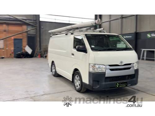 caption 2017 Toyota Hiace LWB (4x2) Diesel Van (MY16)