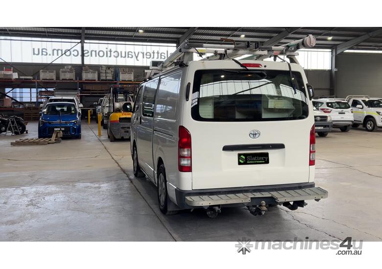 caption 2017 Toyota Hiace LWB (4x2) Diesel Van (MY16)