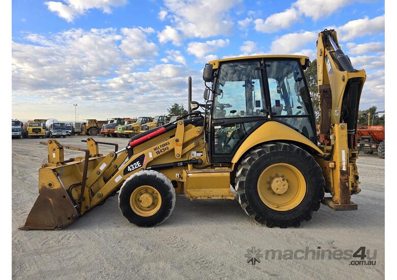 caption 2010 Caterpillar 432E