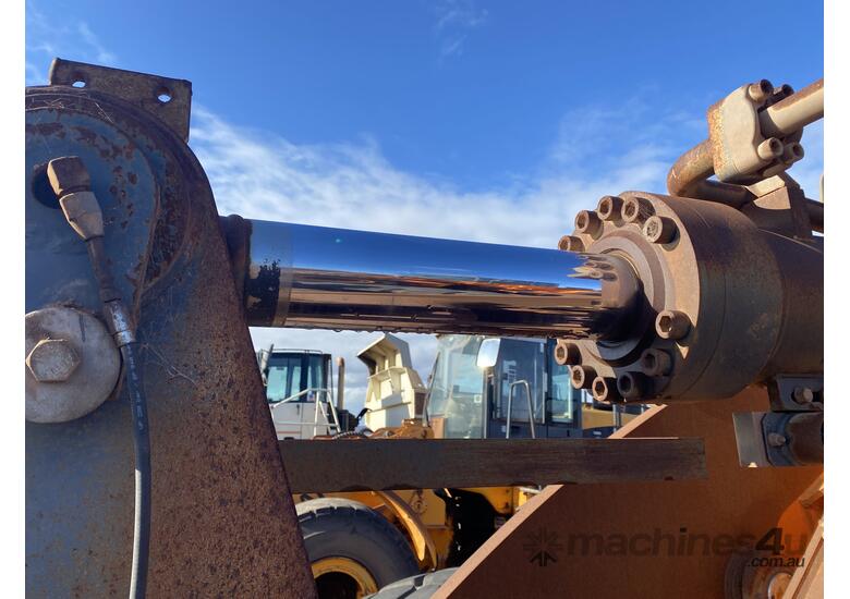 caption 2018 Doosan DL420 Articulated Wheel Loader