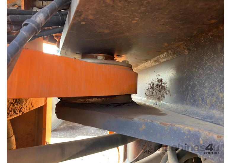 caption 2018 Doosan DL420 Articulated Wheel Loader