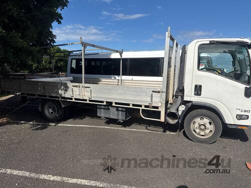 caption 2017 Isuzu NPR 75-190 Flat Bed Tray