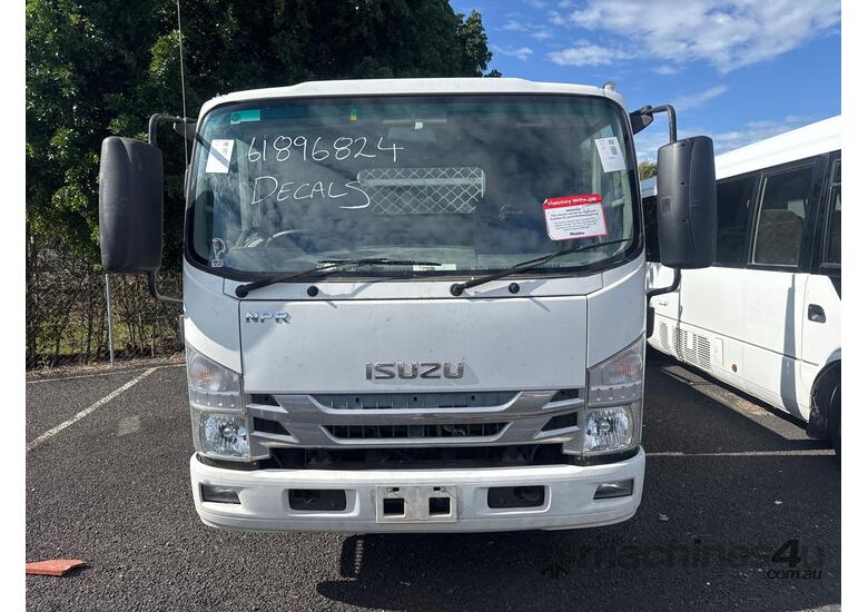 caption 2017 Isuzu NPR 75-190 Flat Bed Tray