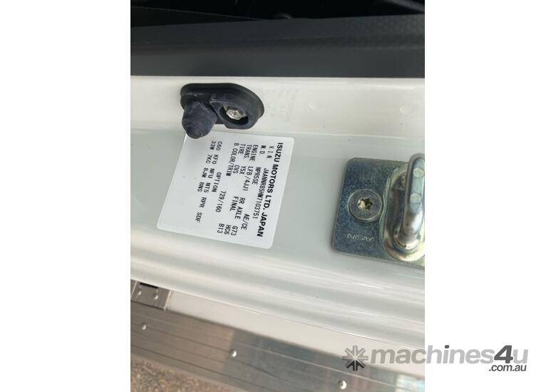 caption 2024 Isuzu NNR 45-150 Pantech