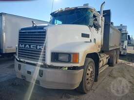 Mack CH - picture2' - Click to enlarge