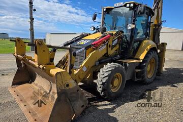 2015 CATERPILLAR 432F2 BACKHOE LOADER WITH TILT HITCH & SCALES