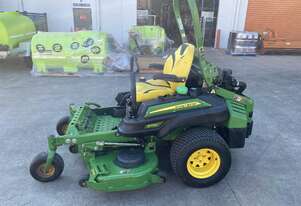 John Deere Excess Grass removal machine John Deere Excess Grass removal machine