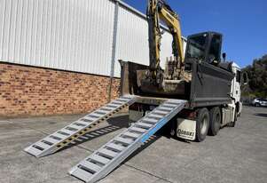 3.5m - 6 Tonne Heavy Duty Steel Track,Rubber Pads on steel,Rubber Track & Rubber Tyre Machinery Load