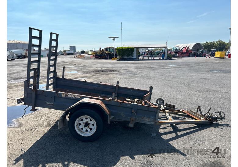 2003 Dingo Mini Digger Single Axle Box Trailer