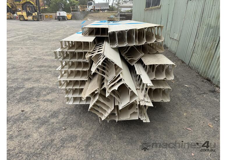Contingency of  retaining wall form liners