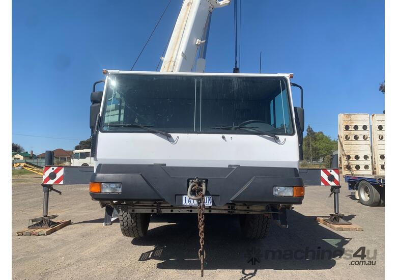 100T Liebherr LTM1100-2-001