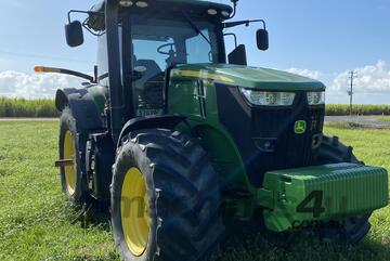 John Deere     7230R