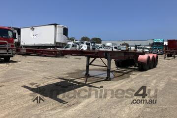 2004 Krueger ST-3-38 Tri Axle Skel A Trailer