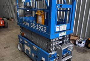 2010 Genie GS1932 Electric Scissor Lift