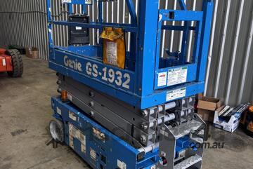 2010 Genie GS1932 Electric Scissor Lift
