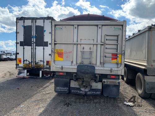 2021 Freightliner Coronado Tipper