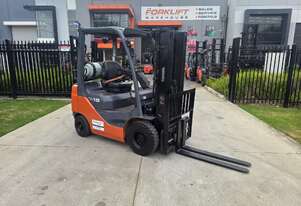 Toyota Forklift 1.8T Container Mast with Tyne Positioners (Unit#:U992)